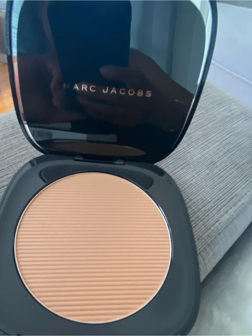 Marc Jacobs Black O!Mega Bronze Compact 102 TANTRIC